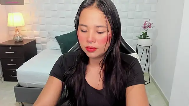 isabella florez online show from 12-07-24, 12:24