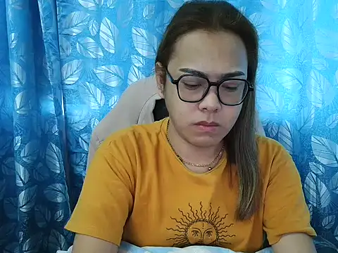 Snapshot of Your_PrettyGirlxxx chatting on 11-19-25, 05:40 Your PrettyGirlxxx online show from 11-19-25, 05:40