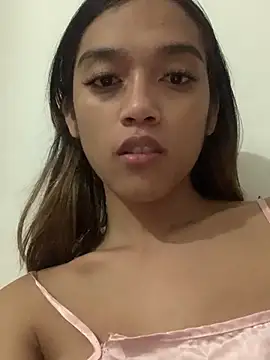 Snapshot of Urasian_goodess chatting on 02-24-25, 05:00 Urasian goodess online show from 02-24-25, 05:00