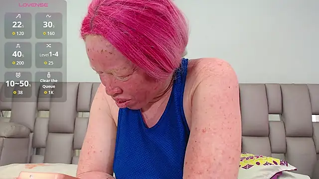 Kittywhiteass online show from 11-12-25, 02:39