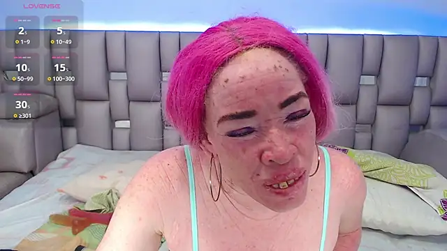 Kittywhiteass online show from 11-27-25, 04:03