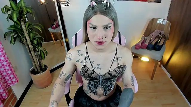 queenramoona-hot online show from 02-11-26, 01:32