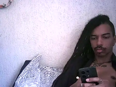 Snapshot of DarkSlim666 chatting on 01-18-26, 04:00 DarkSlim666 online show from 01-18-26, 04:00