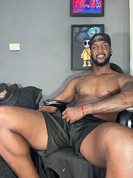 Snapshot of blackdrey18 chatting on 03-09-25, 02:32 blackdrey18 online show from 03-09-25, 02:32