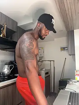 Snapshot of blackdrey18 chatting on 03-20-25, 02:29 blackdrey18 online show from 03-20-25, 02:29