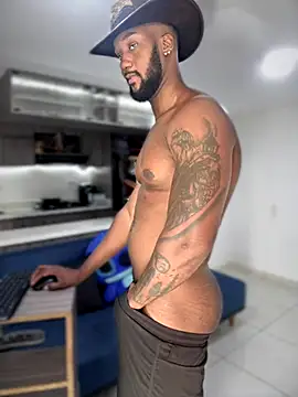 Snapshot of blackdrey18 chatting on 10-09-25, 01:09 blackdrey18 online show from 10-09-25, 01:09