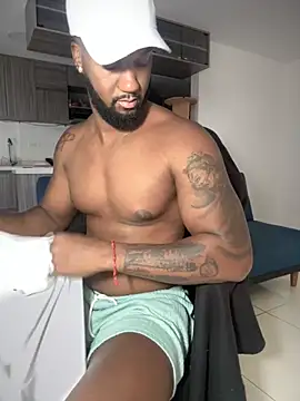 Snapshot of blackdrey18 chatting on 10-31-25, 03:46 blackdrey18 online show from 10-31-25, 03:46