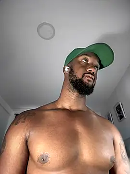 Snapshot of blackdrey18 chatting on 11-23-25, 01:22 blackdrey18 online show from 11-23-25, 01:22