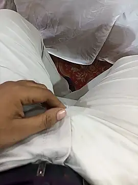 Snapshot of witchhunter1 chatting on 10-27-25, 02:43 witchhunter1 online show from 10-27-25, 02:43