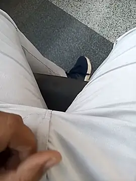 Snapshot of witchhunter1 chatting on 11-05-25, 01:38 witchhunter1 online show from 11-05-25, 01:38