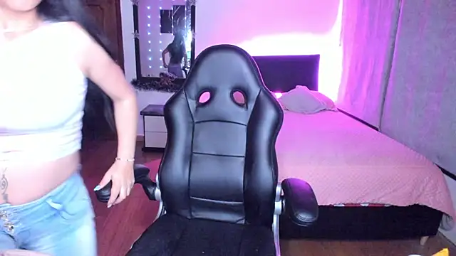 yesie hot online show from 12-07-24, 04:09