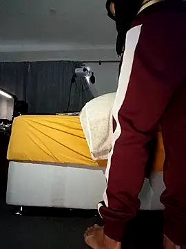 Snapshot of TheTree13 chatting on 04-10-26, 06:45 TheTree13 online show from 04-10-26, 06:45