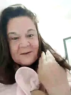 Yaya Mineira online show from 01-15-25, 06:40