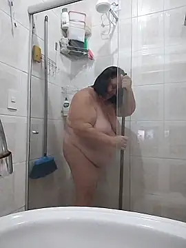 Yaya Mineira online show from 04-21-26, 10:34