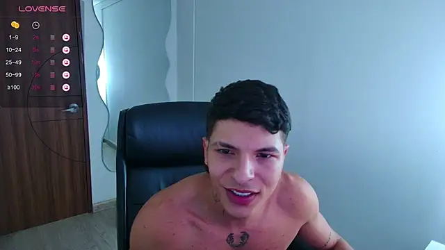 Snapshot of harrisoncuper chatting on 03-17-26, 09:40 harrisoncuper online show from 03-17-26, 09:40