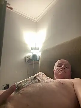 Snapshot of locallad88 chatting on 10-17-25, 10:45 locallad88 online show from 10-17-25, 10:45