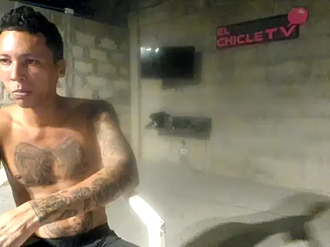 Snapshot of EL-CHICLE-TV chatting on 12-20-24, 07:33 EL-CHICLE-TV online show from 12-20-24, 07:33