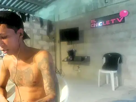 Snapshot of EL-CHICLE-TV chatting on 01-08-25, 08:39 EL-CHICLE-TV online show from 01-08-25, 08:39