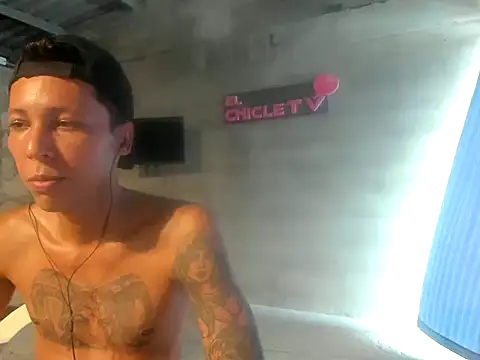 Snapshot of EL-CHICLE-TV chatting on 01-11-25, 09:46 EL-CHICLE-TV online show from 01-11-25, 09:46