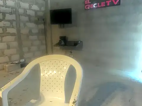 Snapshot of EL-CHICLE-TV chatting on 01-15-25, 02:35 EL-CHICLE-TV online show from 01-15-25, 02:35