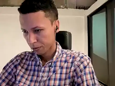 Snapshot of EL-CHICLE-TV chatting on 09-20-25, 11:50 EL-CHICLE-TV online show from 09-20-25, 11:50