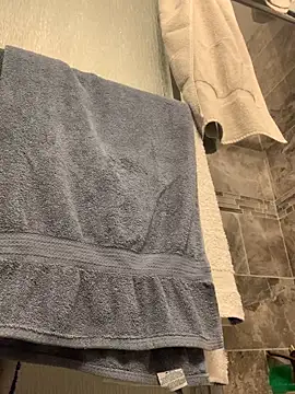 KcCumz19 online show from 12-21-25, 10:28