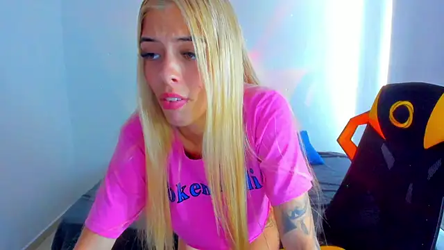 Snapshot of barbiee_05 chatting on 03-04-26, 07:09 barbiee 05 online show from 03-04-26, 07:09