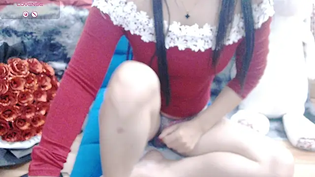 Snapshot of kichigirl chatting on 10-11-25, 02:11 kichigirl online show from 10-11-25, 02:11