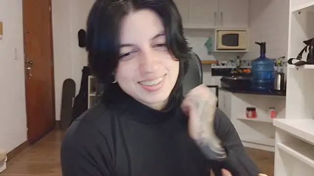 Snapshot of kyslrana chatting on 07-16-26, 01:33 kyslrana online show from 07-16-26, 01:33