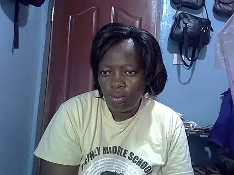 Snapshot of Ebonyceline chatting on 06-27-26, 06:07 Ebonyceline online show from 06-27-26, 06:07
