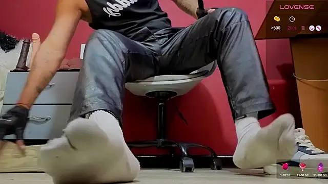 TomLover 12 online show from 10-16-25, 01:39