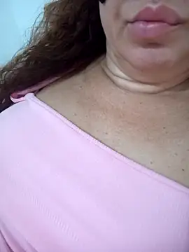 Snapshot of CASADASIGILO2 chatting on 12-15-25, 08:29 CASADASIGILO2 online show from 12-15-25, 08:29