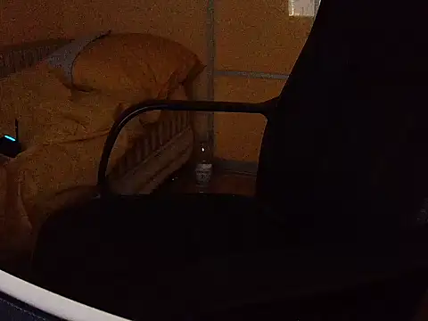 Snapshot of KmlBI26 chatting on 12-28-24, 07:43 KmlBI26 online show from 12-28-24, 07:43