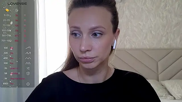 Snapshot of Alice_Wonders chatting on 07-20-26, 08:50 Alice Wonders online show from 07-20-26, 08:50