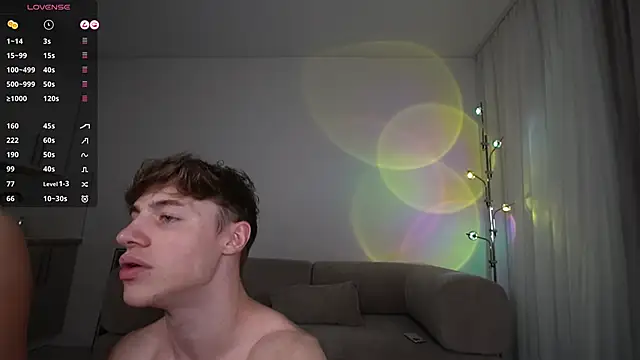 Snapshot of Evan__White_ chatting on 02-15-26, 06:04 Evan White online show from 02-15-26, 06:04