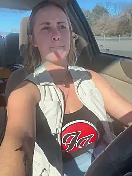 Snapshot of ClumsyLink chatting on 01-27-25, 09:11 ClumsyLink online show from 01-27-25, 09:11