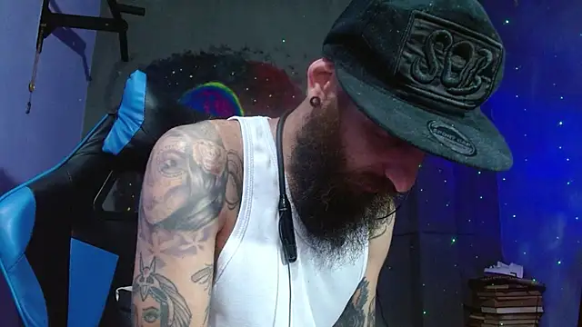 Snapshot of Tatted21xxx chatting on 01-17-25, 05:53 Tatted21xxx online show from 01-17-25, 05:53