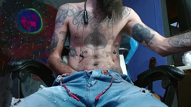 Snapshot of Tatted21xxx chatting on 01-29-25, 11:25 Tatted21xxx online show from 01-29-25, 11:25