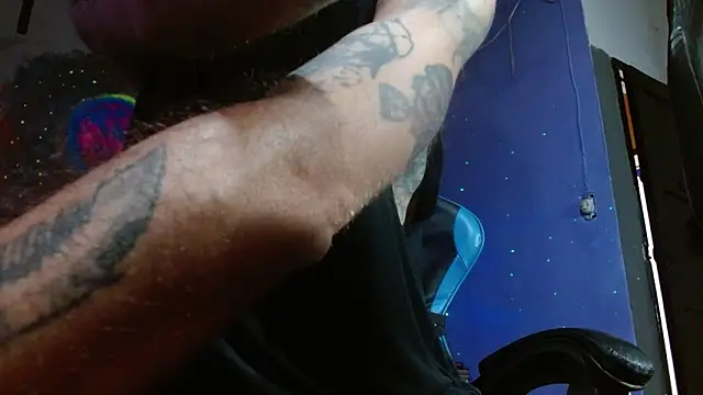 Snapshot of Tatted21xxx chatting on 02-04-25, 03:47 Tatted21xxx online show from 02-04-25, 03:47