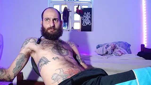 Snapshot of Tatted21xxx chatting on 10-18-25, 03:57 Tatted21xxx online show from 10-18-25, 03:57