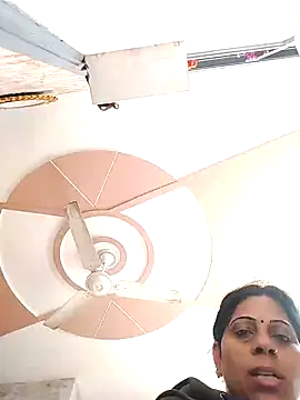 Snapshot of Manmohini123 chatting on 02-04-25, 04:59 Manmohini123 online show from 02-04-25, 04:59