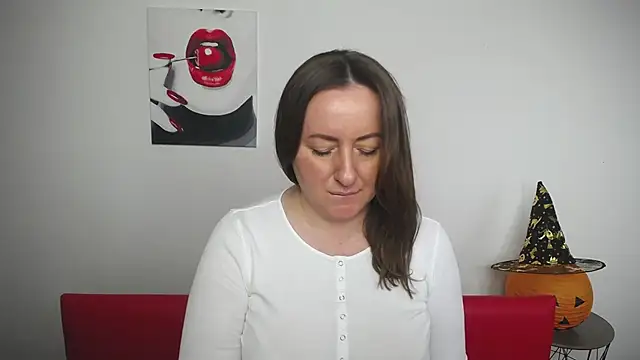 Snapshot of Abby_Taylorr chatting on 10-19-25, 06:25 Abby Taylorr online show from 10-19-25, 06:25