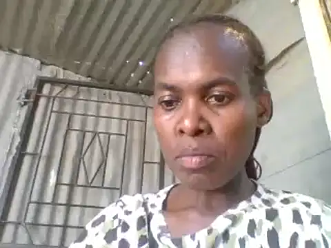 Snapshot of hairybushpussyxx1 chatting on 12-10-24, 11:43 hairybushpussyxx1 online show from 12-10-24, 11:43