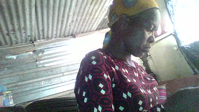 Snapshot of hairybushpussyxx1 chatting on 11-04-25, 11:20 hairybushpussyxx1 online show from 11-04-25, 11:20