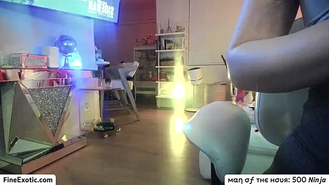 Snapshot of Vesaaa chatting on 02-19-25, 07:39 Vesaaa online show from 02-19-25, 07:39