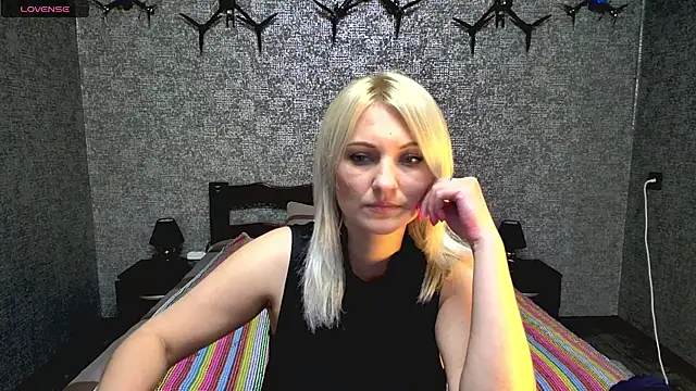 annagreeneyess online show from 05-24-26, 11:04