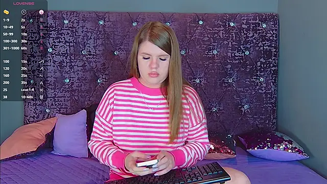 Snapshot of NoraBigAss chatting on 12-04-24, 03:37 NoraBigAss online show from 12-04-24, 03:37