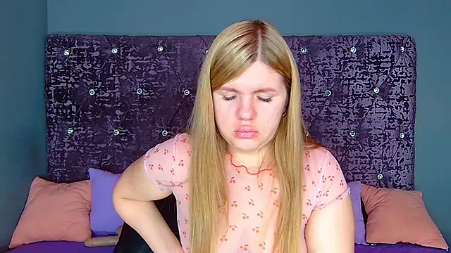 NoraBigAss online show from 11-10-25, 01:04