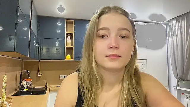 Snapshot of CharmingSarah chatting on 09-12-25, 02:50 CharmingSarah online show from 09-12-25, 02:50