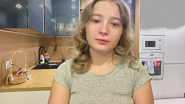 Snapshot of CharmingSarah chatting on 09-26-25, 03:27 CharmingSarah online show from 09-26-25, 03:27